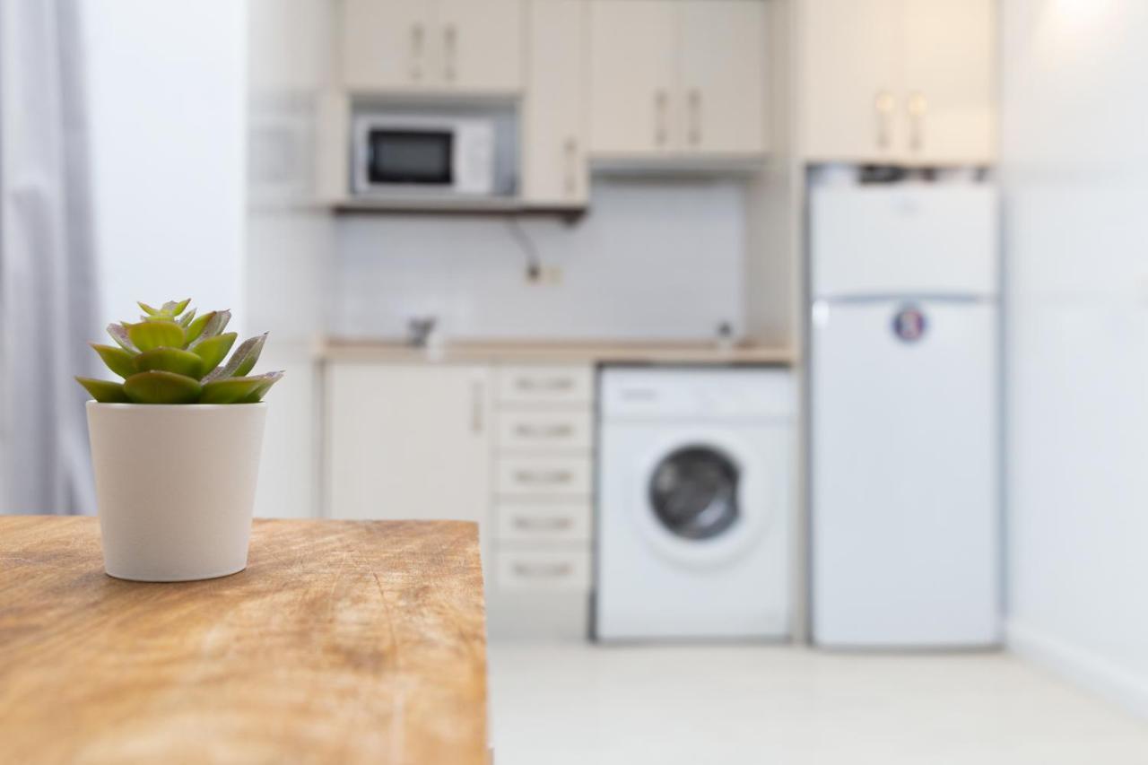 Apartamentos Puerta Del Sol I Madrid Bagian luar foto