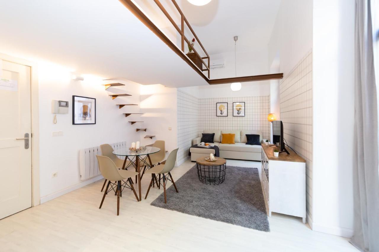 Apartamentos Puerta Del Sol I Madrid Bagian luar foto