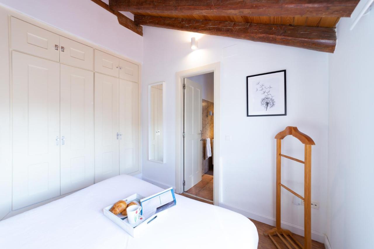 Apartamentos Puerta Del Sol I Madrid Bagian luar foto