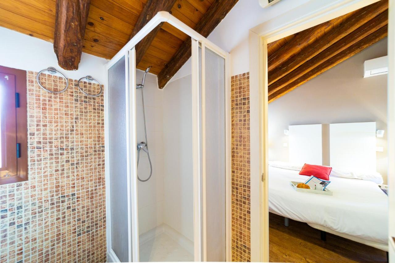 Apartamentos Puerta Del Sol I Madrid Bagian luar foto