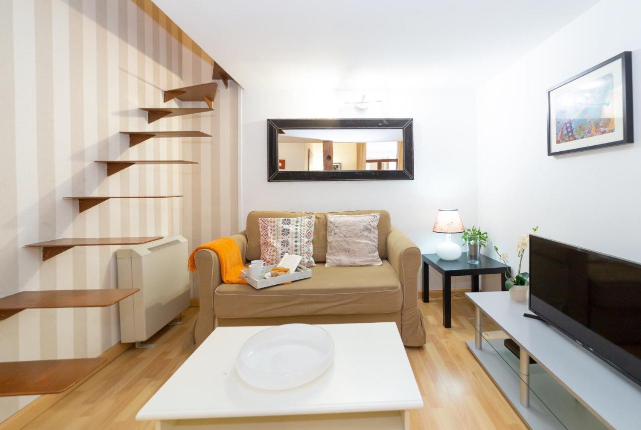 Apartamentos Puerta Del Sol I Madrid Bagian luar foto