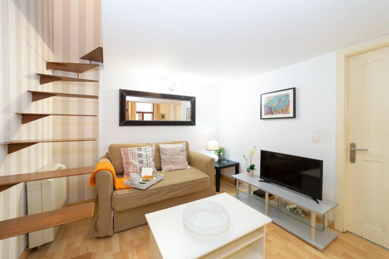 Apartamentos Puerta Del Sol I Madrid Bagian luar foto