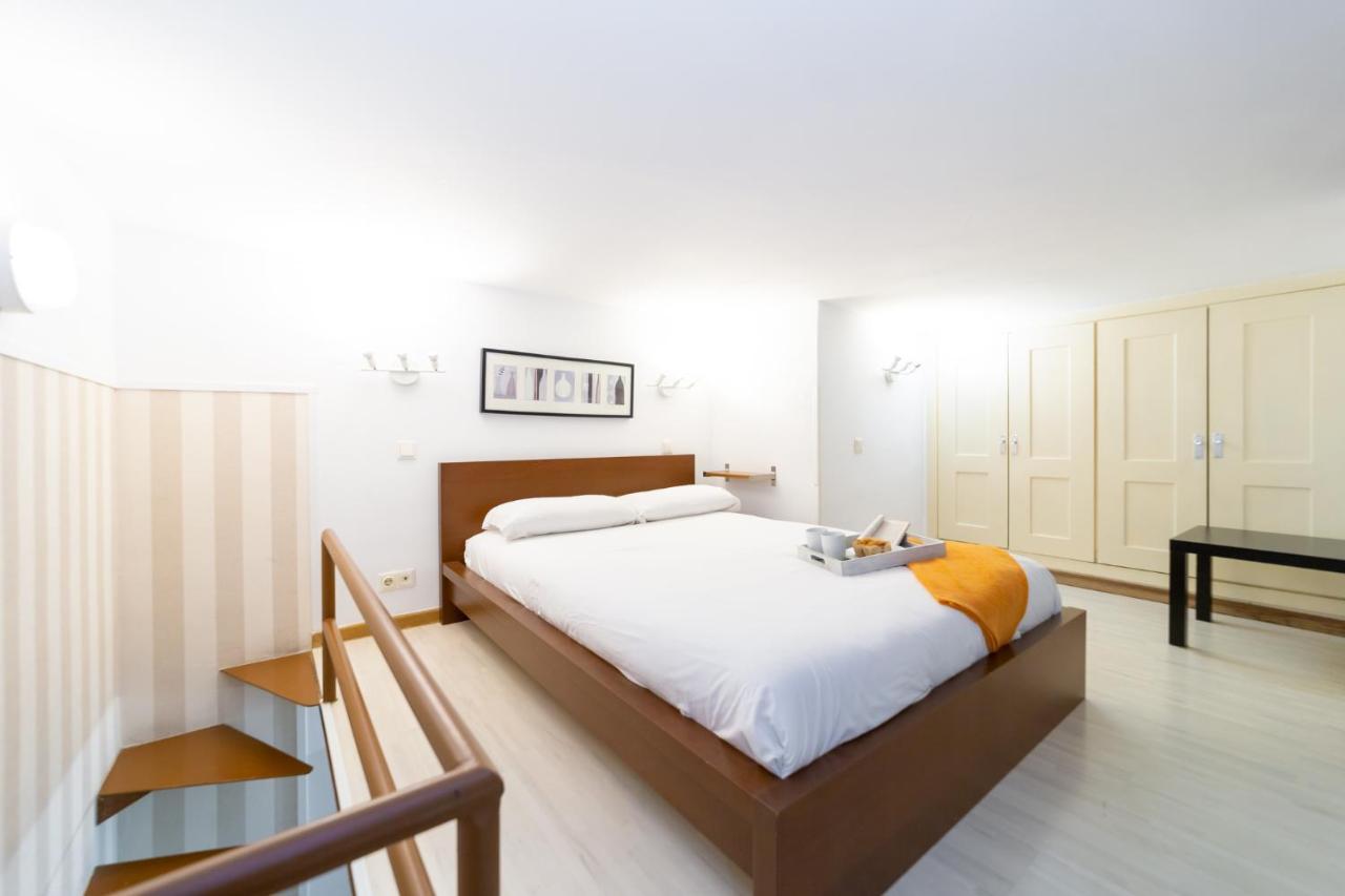 Apartamentos Puerta Del Sol I Madrid Bagian luar foto