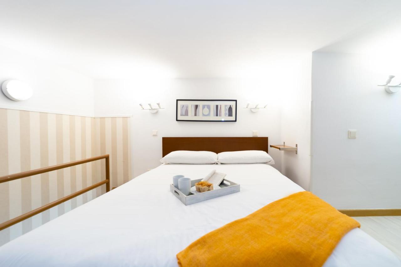 Apartamentos Puerta Del Sol I Madrid Bagian luar foto